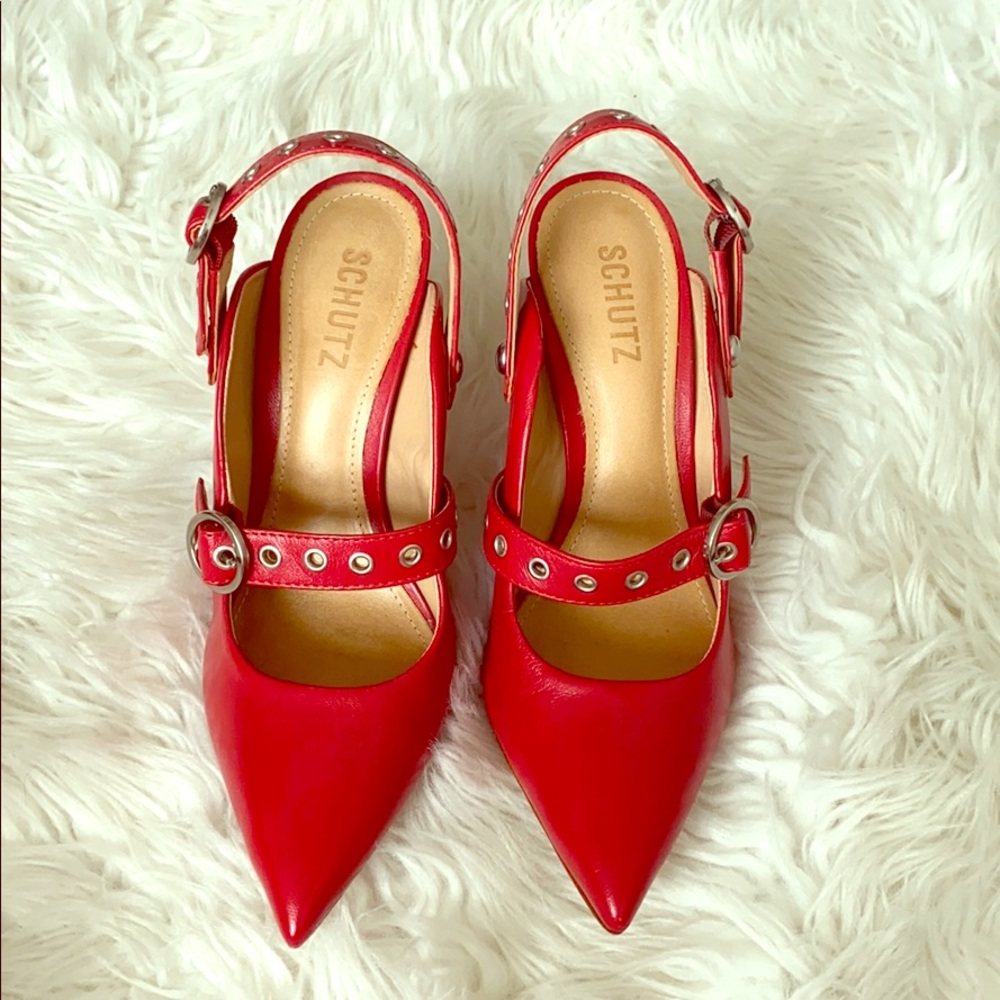 Stylish heel scarlet.